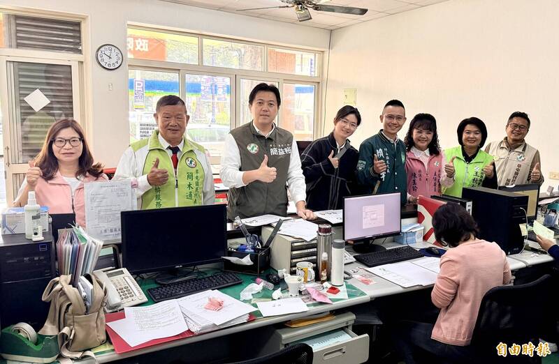 開工日熱鬧滾滾 民進黨投縣議員、代表黨內參選登記踴躍