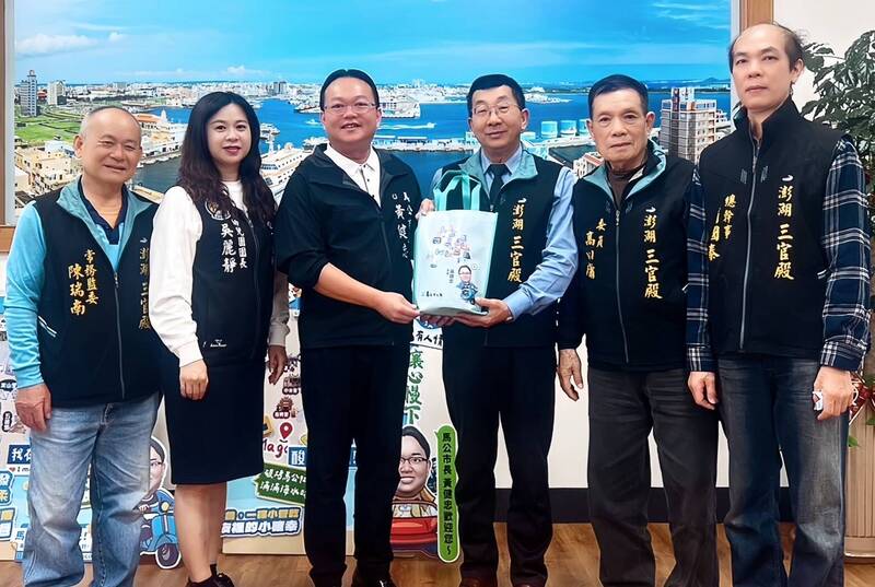 澎湖三官殿致贈700張元宵摸彩券 邀馬公市立幼兒園師生參與