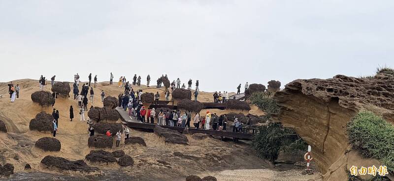好天氣幫大忙!北海岸、東北角過年到處都是人