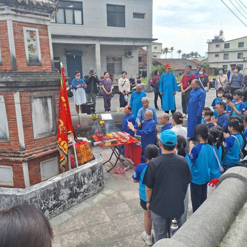 傳承先人「敬字惜紙」 美濃字紙祭迎聖蹟