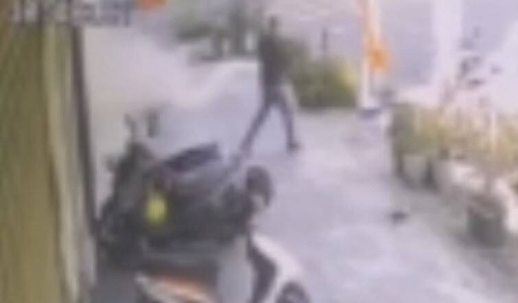 男持滅火器亂噴超商及路邊 警認定擾亂公共秩序追緝中