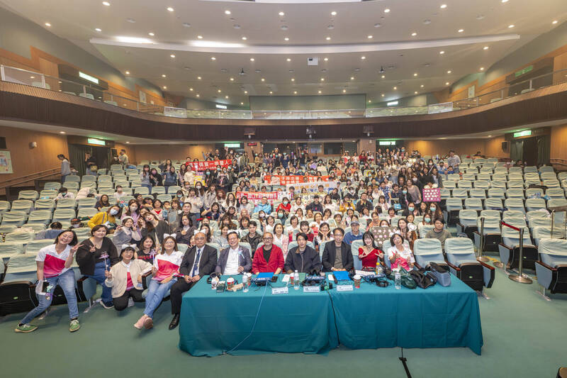 學測成績揭曉拚「錢」途 彰基護理師年薪逾65萬優於高鐵