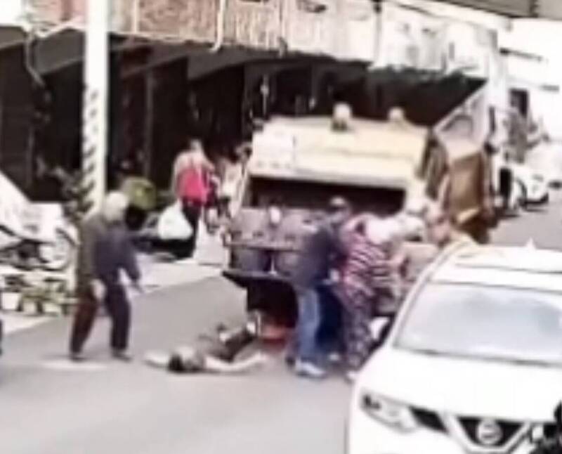 垃圾車彈射擊落婦人?竹東鎮公所:是驚嚇跌倒