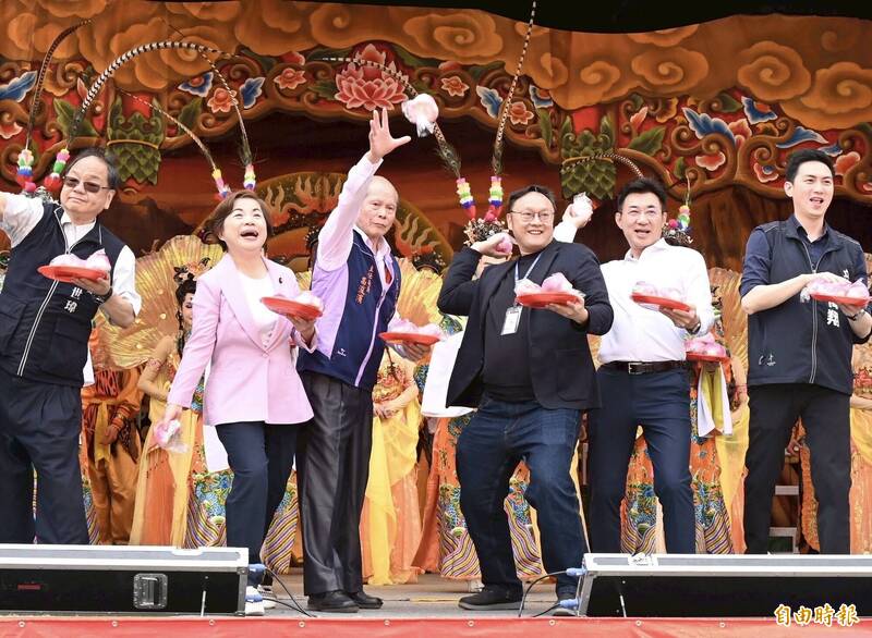 避談「玉皇大帝說3月會翻身」楊瓊瓔同框江啟臣龍井拜天公