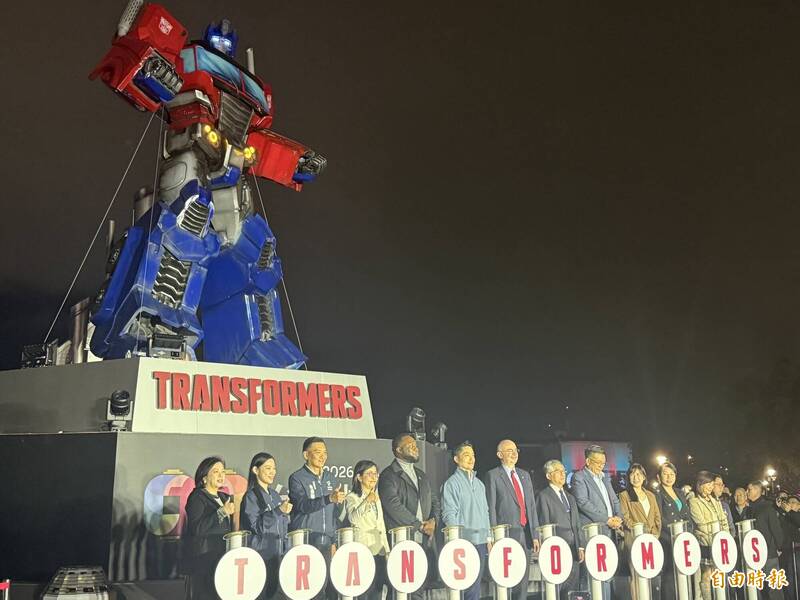 台北燈節10米高變形金剛主燈點亮 蔣萬安:展現台北多元魅力
