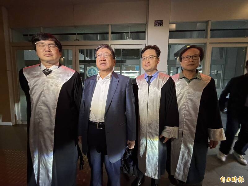 竹北天坑案辯論終結7月宣判 楊文科庭後現身喊:我們是清白的