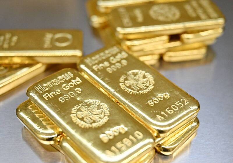 南韓隧道驚見市價2百萬金手鐲!工人拾金不昧交給警方