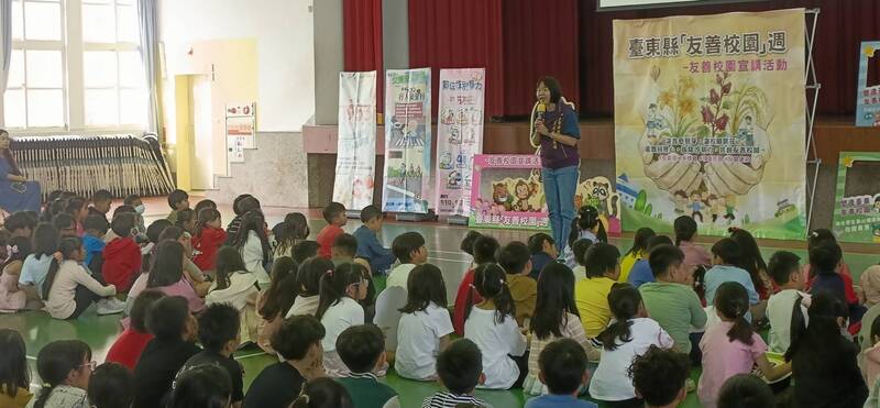 台東縣府推動「思辨、查證、求助」三步驟 引導親師生跨越演算法陷阱