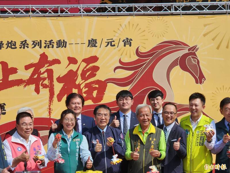 鹽水蜂炮3/2啟炮 約200座炮城連2天開炸