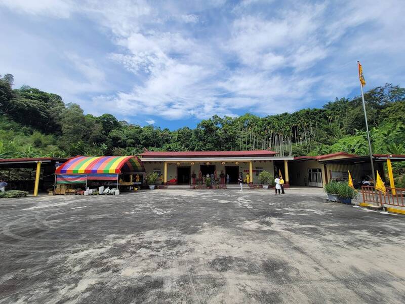 送神明上下班、無主管同事、可泡茶 徵廟公啟事吸睛