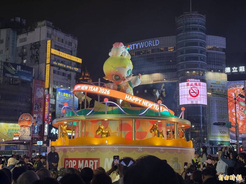 台北燈節西門町Baby Molly亮燈!LABUBU、WBC熊讚燈組必拍