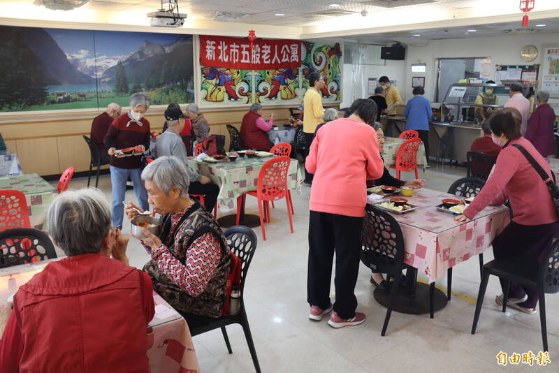 新北市老人公寓預約大排長龍 80床位逾400人排隊