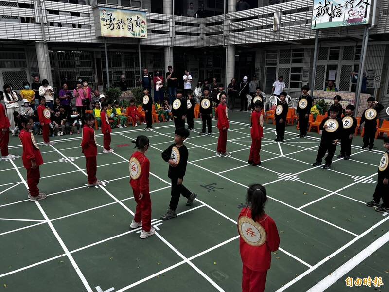 「棋盤」論棋!學童化身真人象棋 廣邀各路好手來挑戰