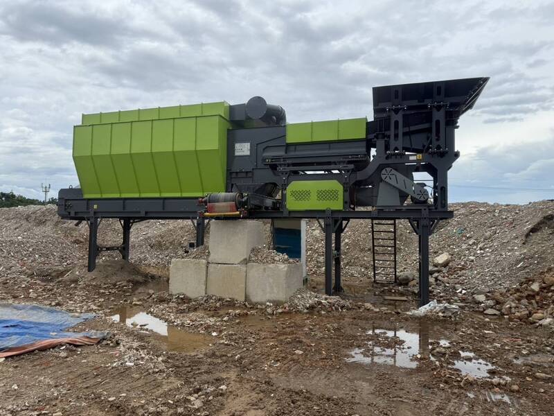 囤4.5萬方營建混合廢棄物未改善 桃市空心磚再利用廠撤照移送