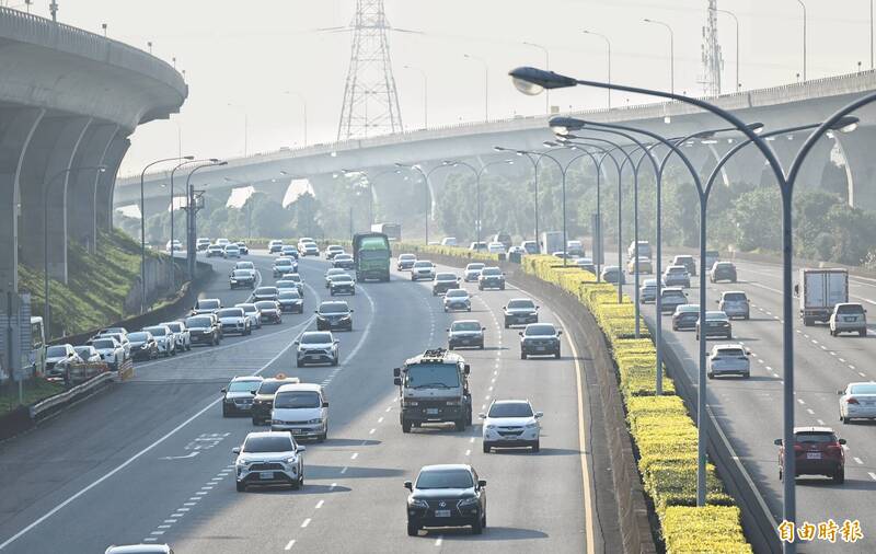 228連假首日 上午國道9路段易壅塞