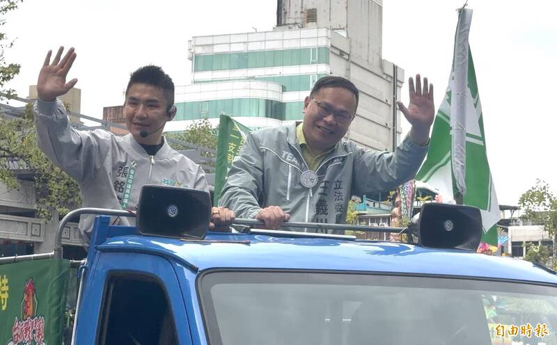 陪張銘祐車掃民主聖地 王義川:助正台派通過初選