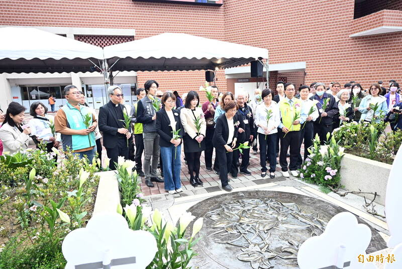 彰化追思228王惠美率眾獻百合 楊子賢籲勿忘林宅血案