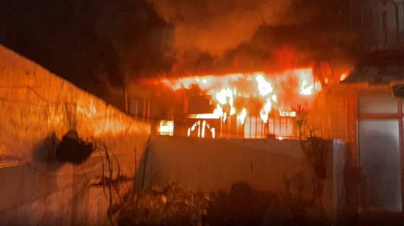 高雄左營空屋起火 半小時撲滅