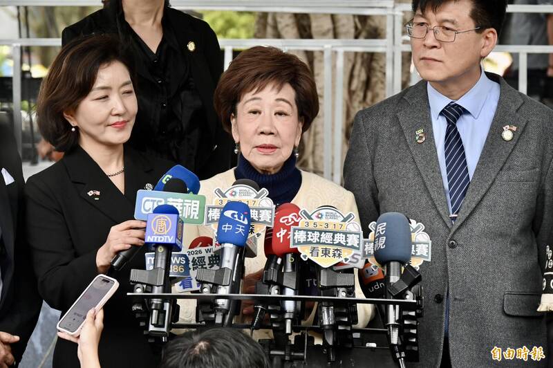 出席北市228紀念活動 呂秀蓮:面對台灣歷史應該藍綠共譜