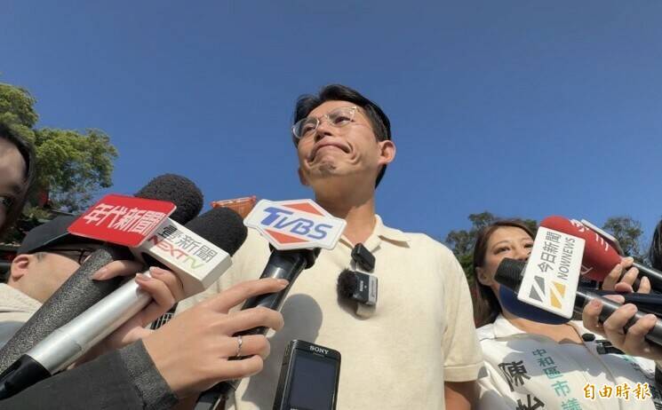 酸黃國昌昔日「嚇到不敢戰」棄競選連任 詹凌瑀:真正戰神不會臨陣脫逃
