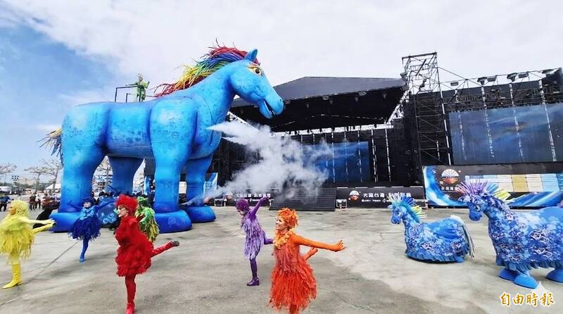 台灣燈會大亮點 10米高巨型雨馬震撼登場