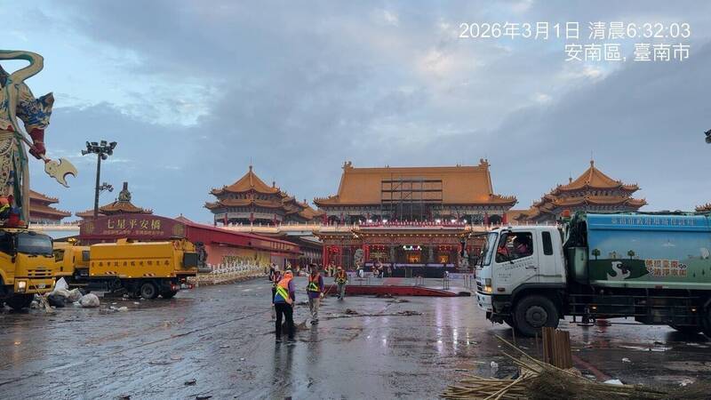 台南鹿耳門聖母廟228煙火秀 環保局清出24噸垃圾