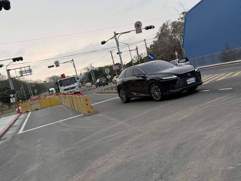 昔日塞到天怒人怨!彰化美港公路調整號誌 228連假超好開