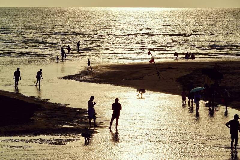 大安濱海樂園今起開放至年底 觀旅局提醒:注意潮差警示旗