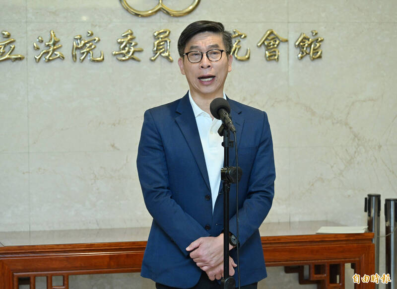 藍要推軍購「3500億+N」 鍾佳濱轟:國防不是拍賣喊價