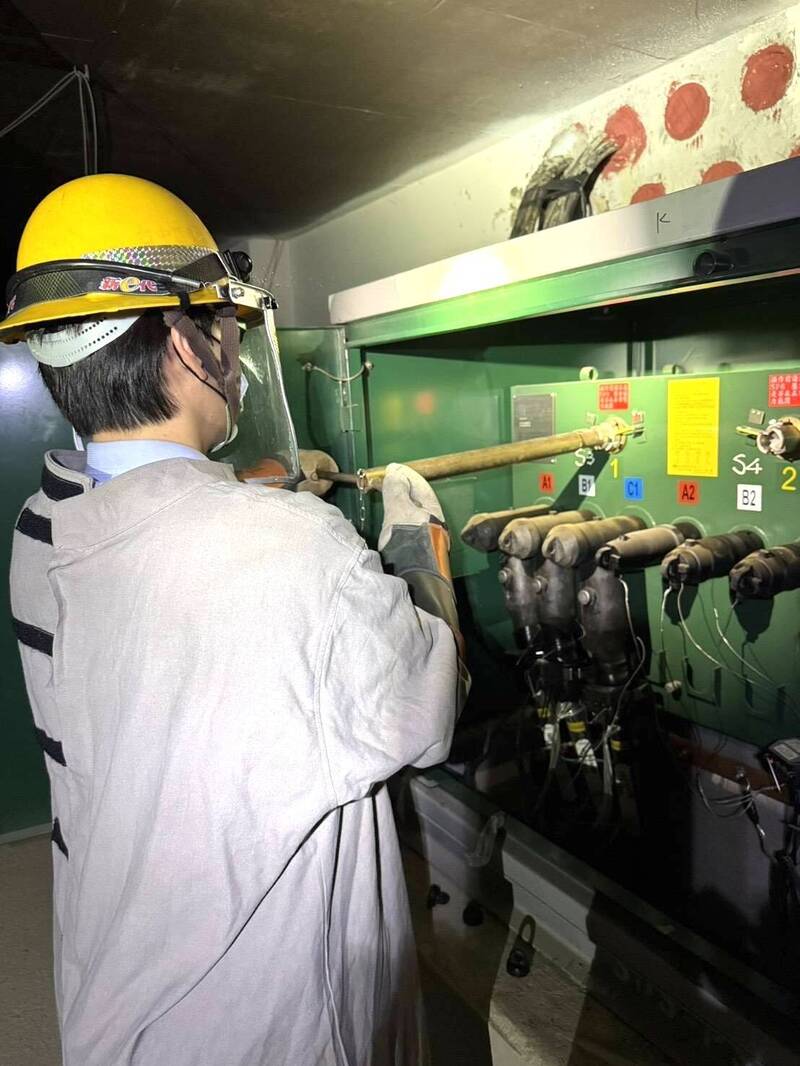 台中北屯機捷特區突大停電 地下電纜故障、台電搶修復電