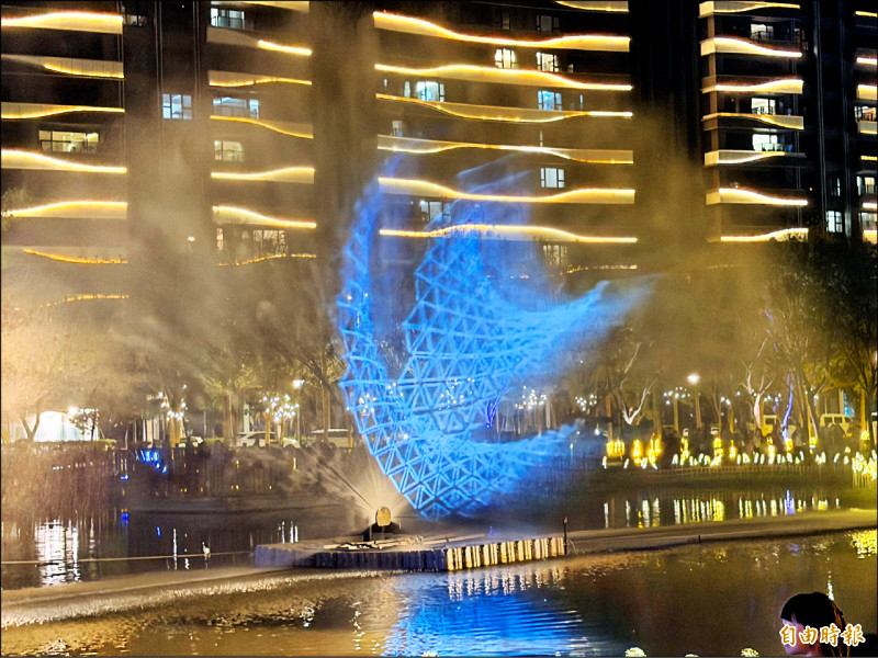 竹北光節 首見雷射水霧投影