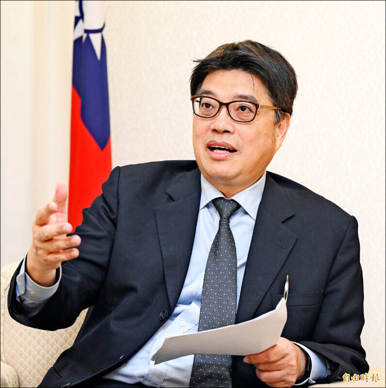 專訪》中共懲獨查處劉世芳外甥 邱垂正:捐款後才去中國竟被連坐!