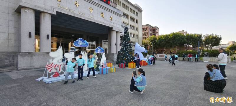 台中療癒氣偶「姆明一族」今晚陸續消風 僅一處展至3月底