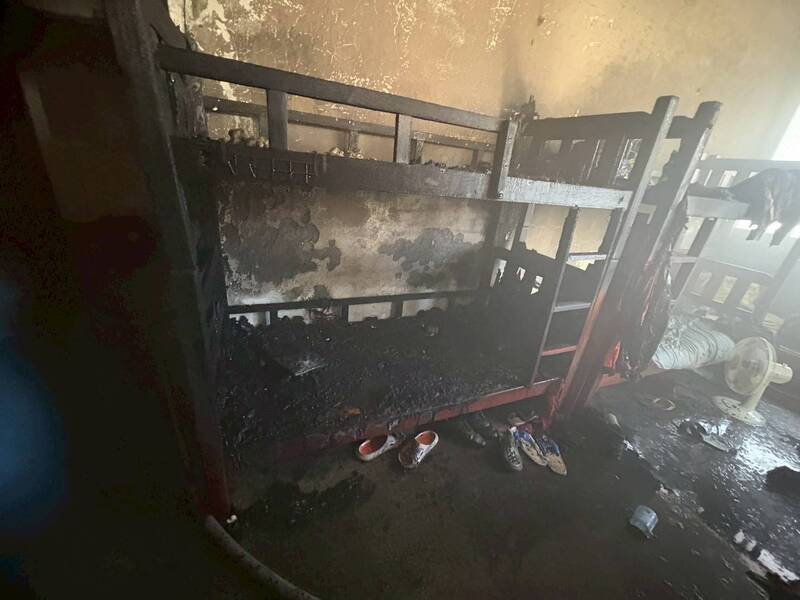 左營消防隊寢室火警。（讀者提供）