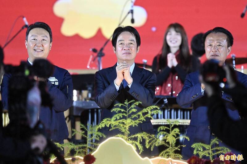 台灣燈會嘉義開幕  賴清德點亮「光沐-世界的阿里山」主燈