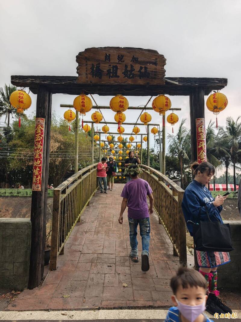 馬卡道族夜祭今天在萬巒加匏朗壓軸登場。(記者陳彥廷攝) 馬卡道族夜祭今天在萬巒加匏朗壓軸登場。(記者陳彥廷攝)