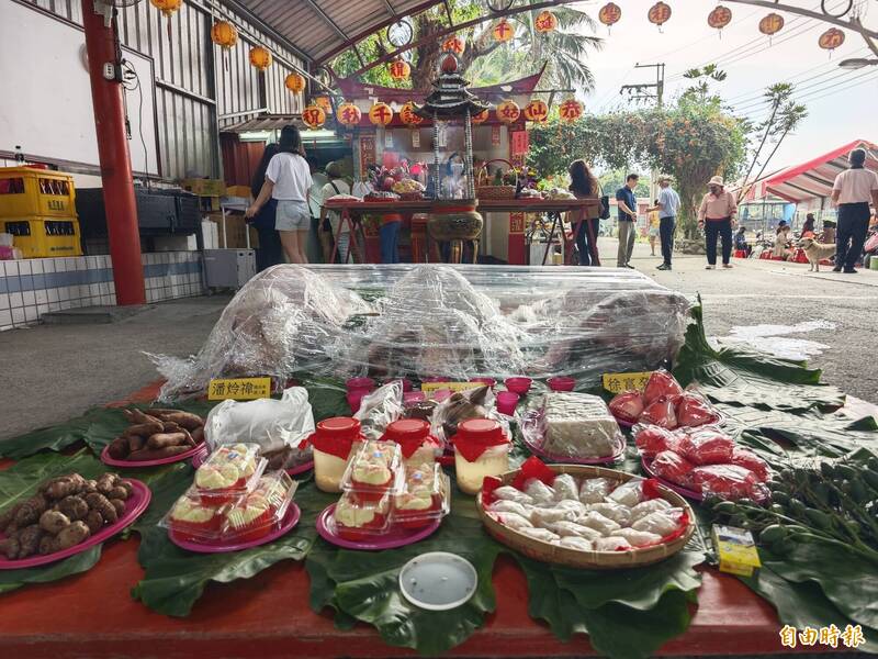 祭品超澎湃!屏東馬卡道族元宵夜祭 三頭豬酬「姑婆祖」