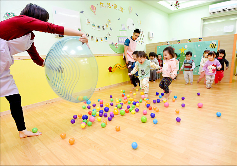 藍委推0~6歲健保費國家付 專家：違反互助精神