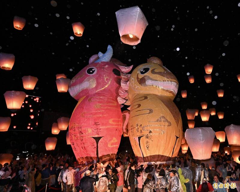 元宵暝 龍馬神獸主燈升空「十分」亮眼 「永續天燈」成亮點