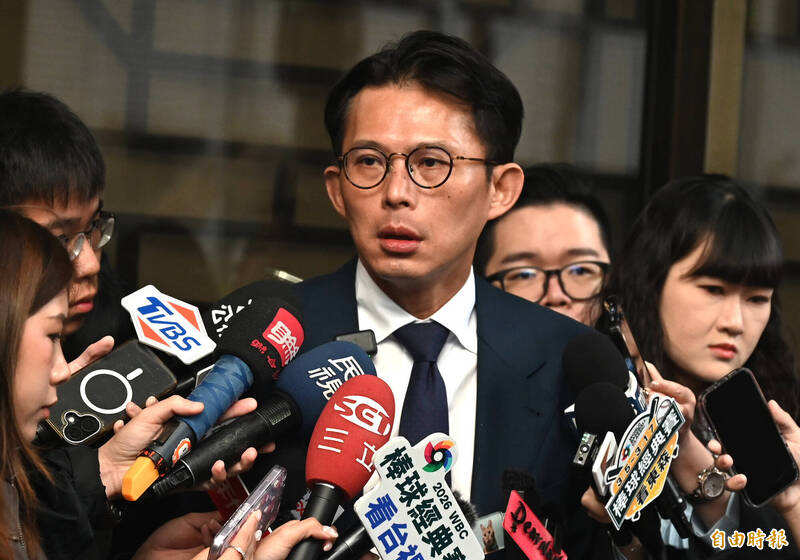 「示範帶」風波列被告首開庭 黃國昌自爆:賴勁麟也告我妨害名譽