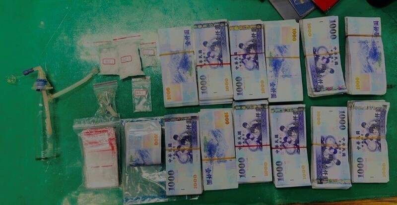 大安警半年溯源追查 跨區新北逮藥頭扣百萬元