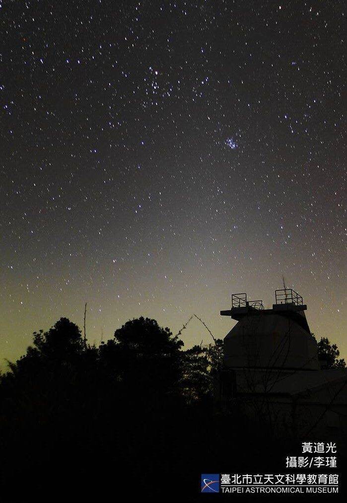 煙花3月天象迷人 行星合、黃道光接力登場