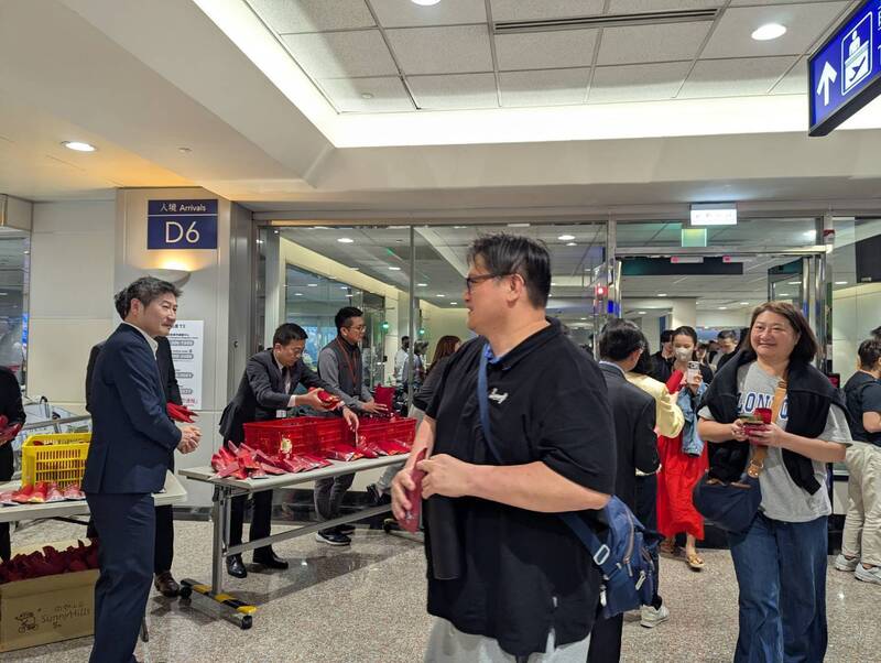 阿聯酋復航首架班機抵台 桃機公司:曼谷以東僅2航點