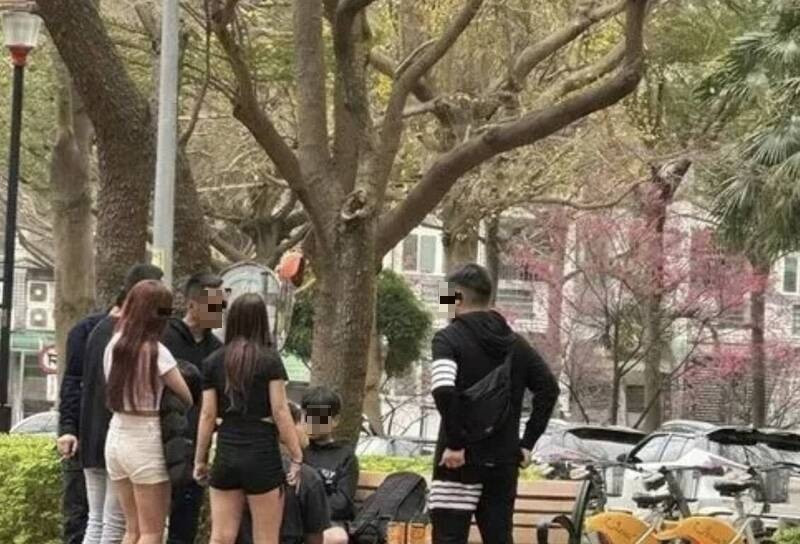 目擊青少年集體霸凌報案 民眾控警方前後說法不一 還勸撤文