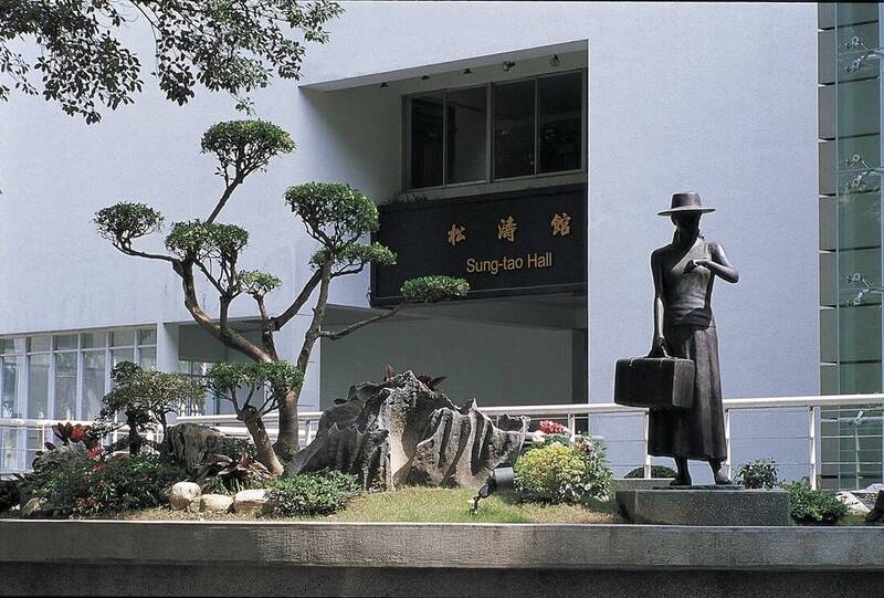 示警門口有可疑男子「被斥製造恐慌」 淡大女宿安全掀全網議論