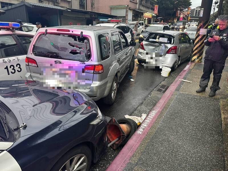 偷車賊遇警拒捕連撞多輛汽機車、3人傷 基隆警跨區大圍捕破窗逮人