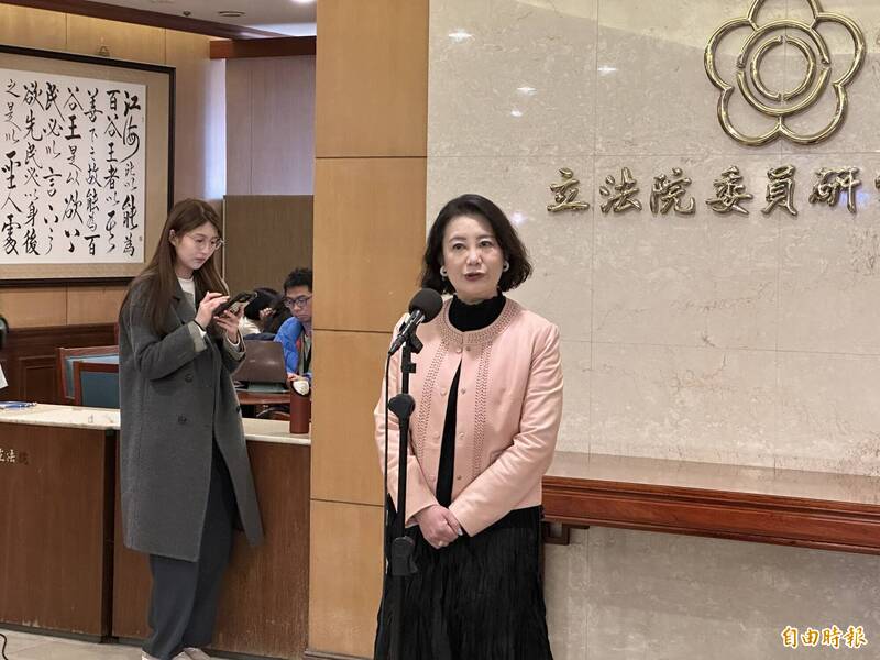 籲公開李貞秀雙重國籍切結書！吳思瑤：立院不能被裝肖ㄟ