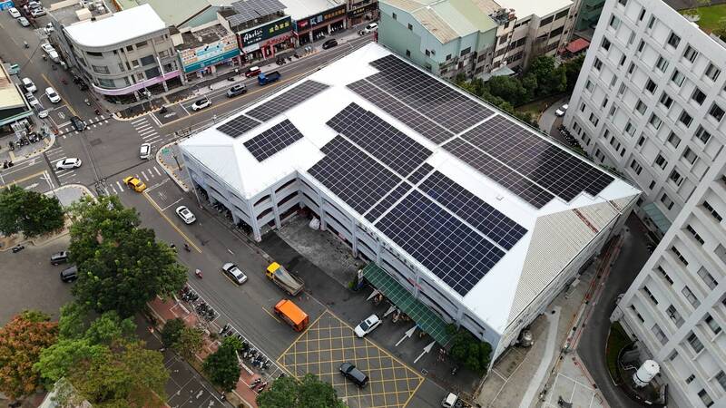 能源危機彰顯綠能重要 中市交通局今年再啟用4座綠能屋頂停車場