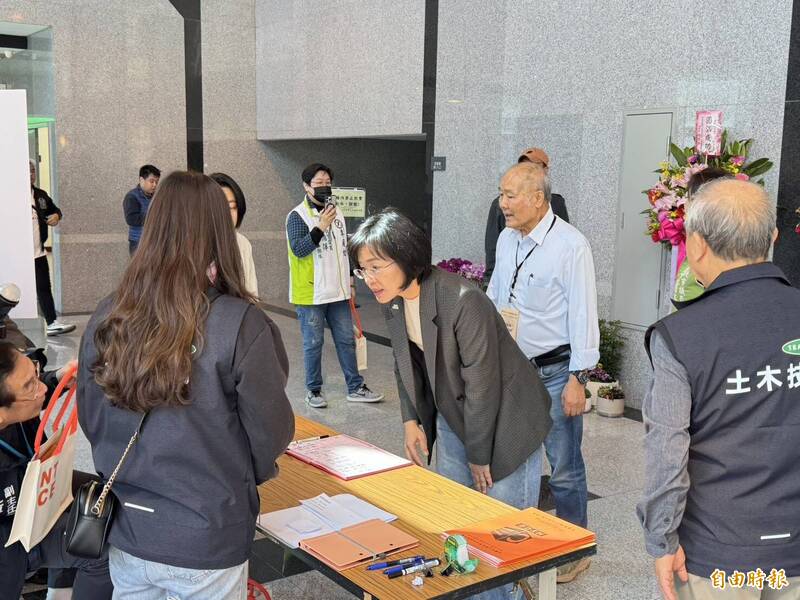 蘇巧慧、李四川「同場不同台」 爭取土木界支持