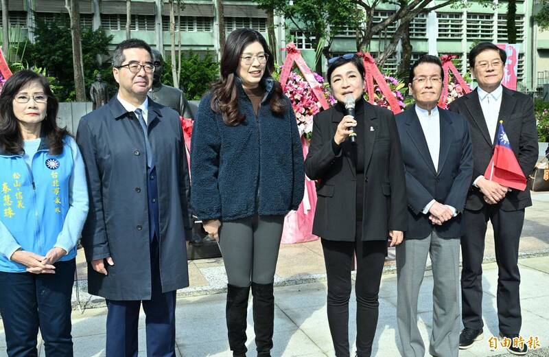 孫雅麗贈鄭麗文「中國酸子樹乾豆莢」 王浩宇：恐違《植物防疫檢疫法》